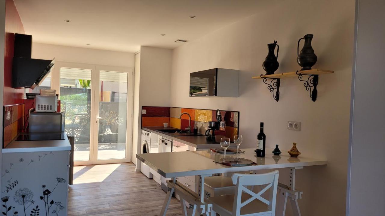 Gîte Du Soleil Maison lumineuse avec terrasse solarium parking privé Sorède Esterno foto